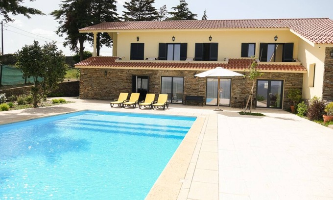 Peso da Regua Cottage | Idyllic Villa with Pool, Tennis Court & River Views