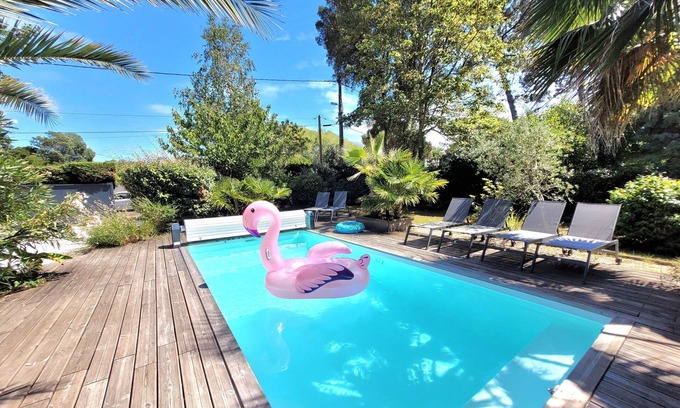 Vieux-Boucau-les-Bains Villa | Villa Palma: Family Retreat with Pool, 600m to the Beach