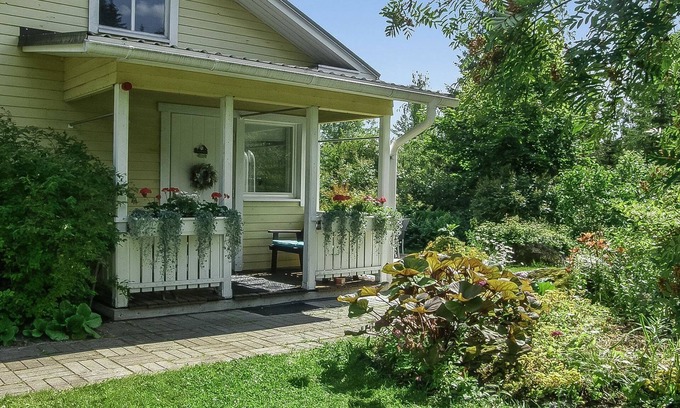 Toivakka House | Relax at Villa Paasirinne B: Spa & Lake View Retreat