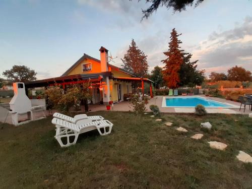 Mali Maj House | Villa Paco: Guest Rated 9/10 with Pool & Family Amenities