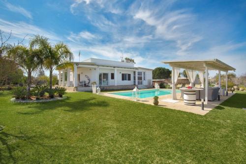 Il Monte Villa | Inviting Villa Padangi: 4-Star Retreat with Pool Access