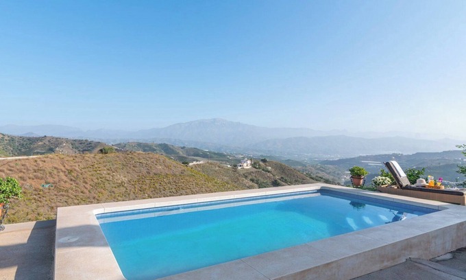 Iznate Villa | Villa Pajaritos Iznate by Ruralidays