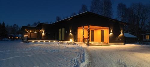 Rovaniemi Villa | Relax at Villa Pajunkissa: Jacuzzi & 10/10 Guest Rated