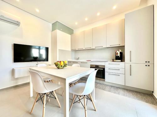 Casa Santa Apartment | Relax at Villa Palmeri: A Family-Friendly 4-Star Retreat