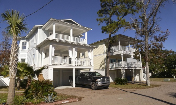 Tybee Island House | Villa Palms: Dual Property with Pool and Spa Oasis