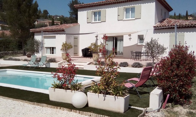 Sollies-Toucas House | Villa Pampérigouste: Family-Friendly Stay with Pool Access