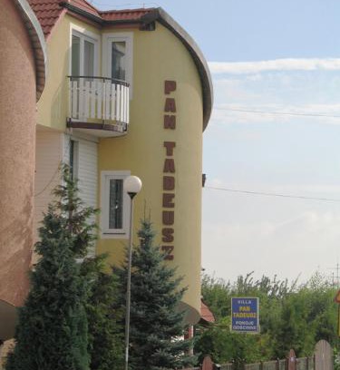 Gdansk Bed & Breakfast | Cozy Villa Pan Tadeusz: Pet-Friendly Stay with Breakfast