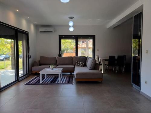 Ormos Panagias House | Villa Panagia: Guest Rated 10/10, Perfect for Families