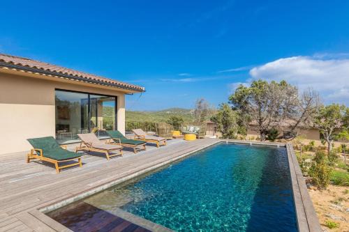 Pianotolli-Caldarello Villa | Villa Paola