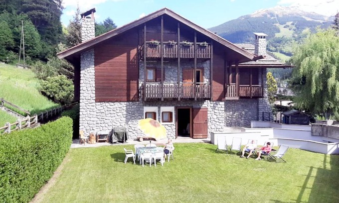 Bormio Apartment | Villa Paola: 4-Star Getaway with Pet-Friendly Amenities