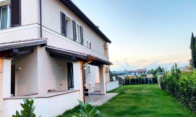 Foligno House | Cozy Villa Paolina with Family-Friendly Breakfast Options