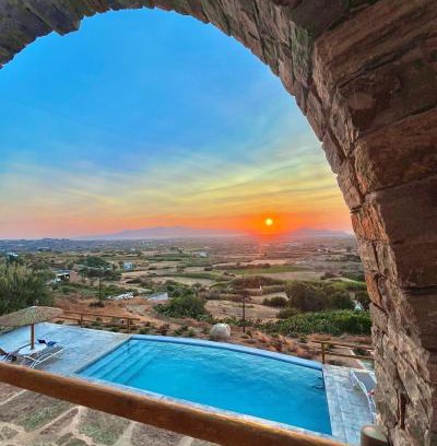 Glinado Apartment | Oceanfront Oasis at Villa Papa - Guest Rated 10/10