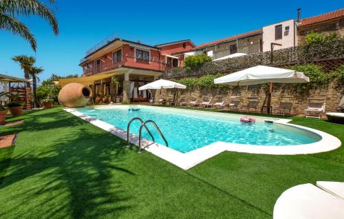 Laureana Cilento House | Villa Paradiso: Guest Rated 9.5 with Pool & Pet Welcome