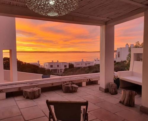 Paradise Beach House | Villa Paradiso: Ocean View & Private Beach Escape Awaits