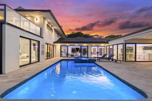 South Lake House | Villa Paraiso: Family-Friendly Escape with Pool & Pets Welcome