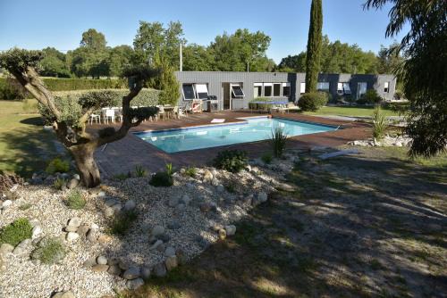 Saint-Andre-de-Cubzac House | Discover Villa Parenthese: Oceanfront Haven with Hot Tub