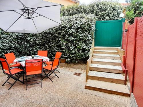 Capbreton Apartment | Cozy Villa Patio Steps from Beach with Surfing & Wifi