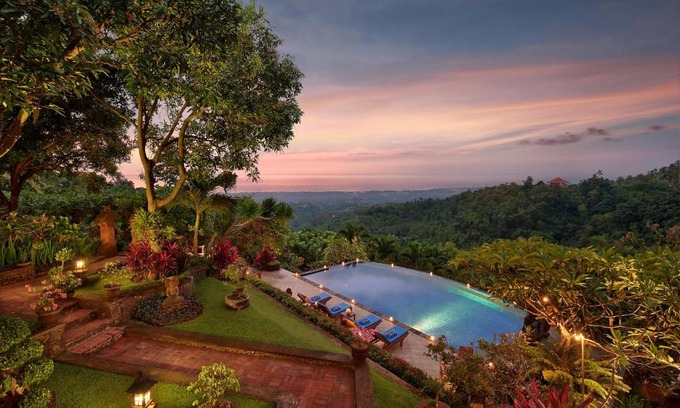 Kayu Putih Resort | Villa Patria: 4-Star Hotel with Pool and Pet-Friendly Amenities