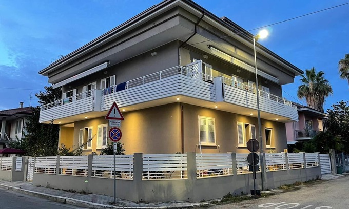 Martinsicuro Apartment | Cozy Apartments with Garden 70m from the Sea & Beach Service