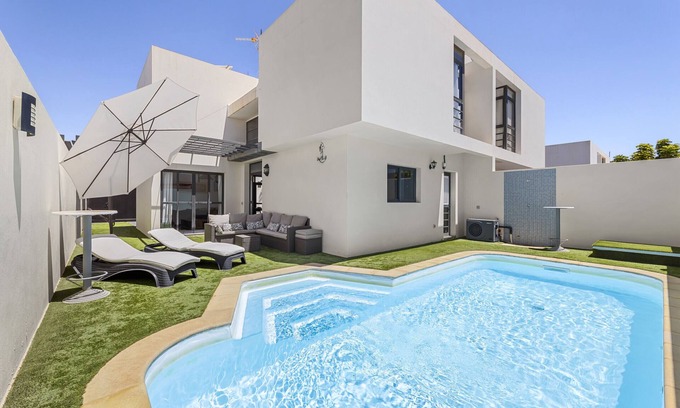 Costa Teguise Villa | Villa Paula - Costa Teguise with Private Pool & Spa