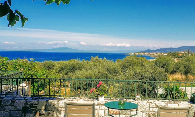 Riglia Apartment | Villa Pefnos2 - Discover Your Tranquil Oceanfront Escape