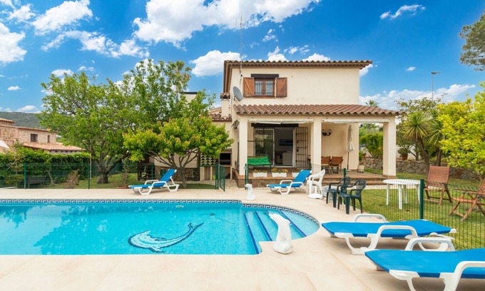 Calonge Villa | Villa "Pelach" with Pool, Wi-Fi & Oceanfront Views