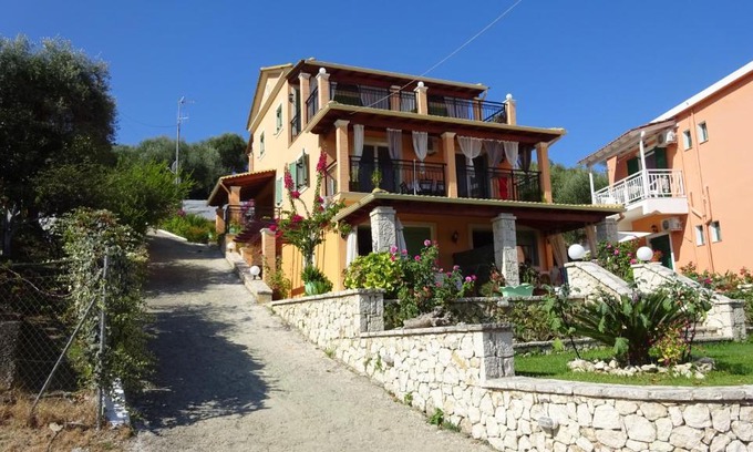 Messonghi Apartment | Unforgettable Stay at Villa Pepy: 10/10 with Hot Tub!