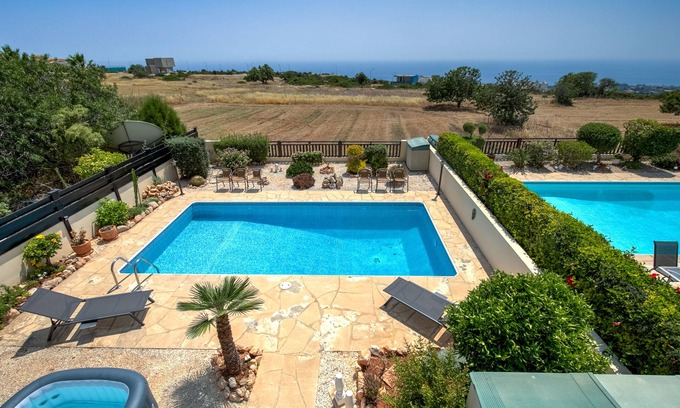 Peyia Town Villa | Villa Peyia - seaview pool Jacuzzi