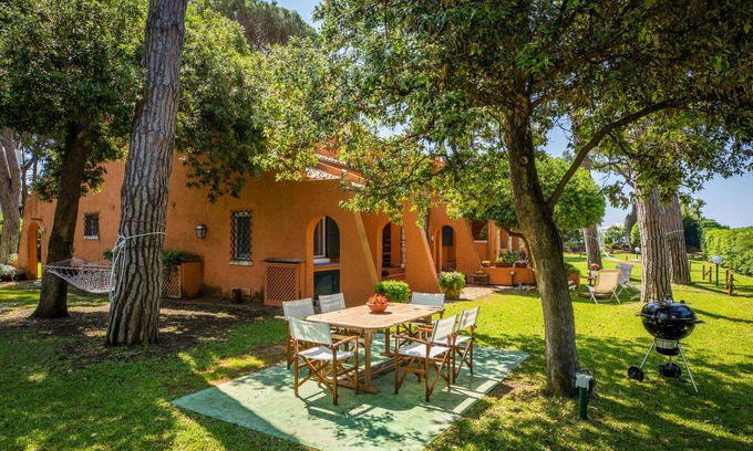 Latina Lido House | Villa Piccola Duna: Beachfront Retreat with Direct Access