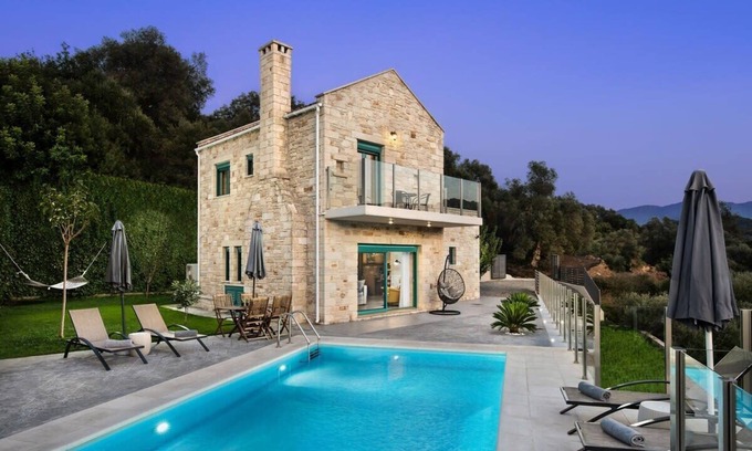 Manoliopoulo Villa | Villa Piedra: Family-Friendly Retreat with Private Pool