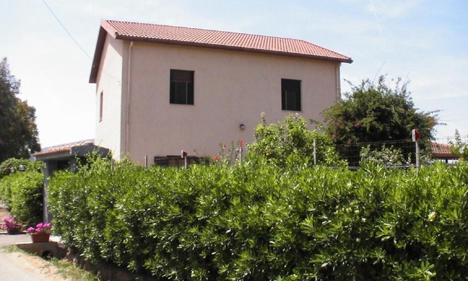 Alghero House | Oceanfront Villa Pietrina del Mejlogu: Pet-Friendly Escape