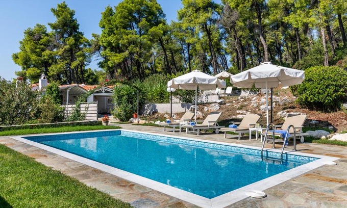Alikias Villa | Villa Pine Trees: Pet-Friendly Oasis with 9.9/10 Rating