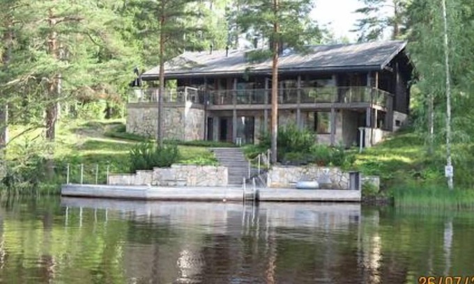 Tahkovuori House | Discover Villa Pinjaranta with Spa and Lake View Amenities