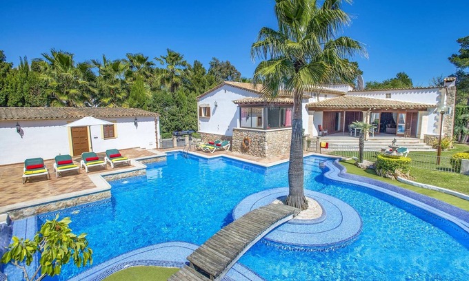 Urbanitzacio Gotmar Villa | Relaxing Villa Pinos with Private Pool and Family Amenities