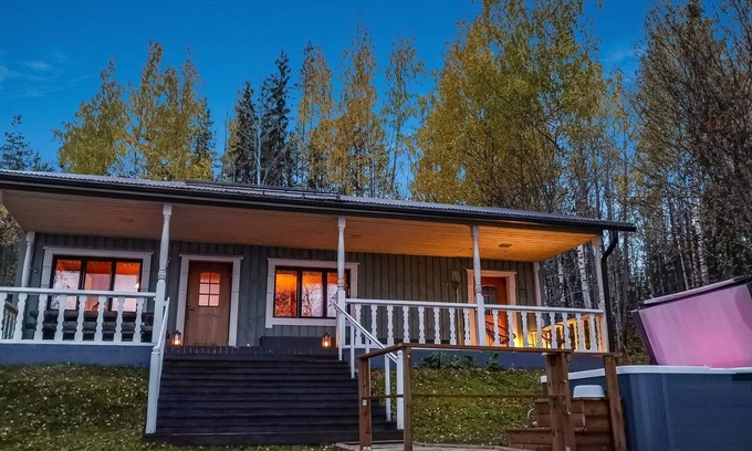 Raakkyla House | Experience Villa Piranniemi: Lake View and Spa Retreat
