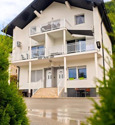 Jajce Apartment | Exceptional Villa Pliva Lake: Private Beach & Ocean Views
