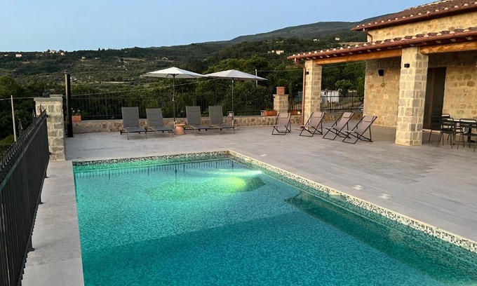 Castel del Piano Villa | Experience Villa Podere Vista Verde: Oceanfront Bliss Awaits