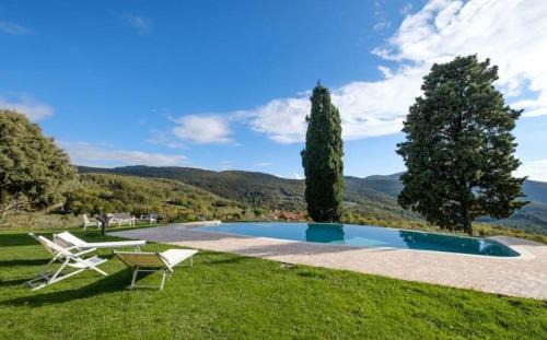 Calenzano Villa | Villa Poggiostelle: Pet-Friendly Retreat with Pool & 10/10 Rating