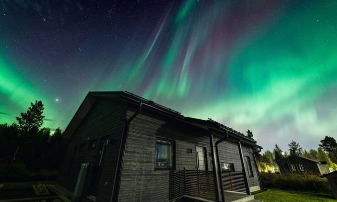 Rovaniemi House | Villa Polar Lights with Jacuzzi by BookLapland