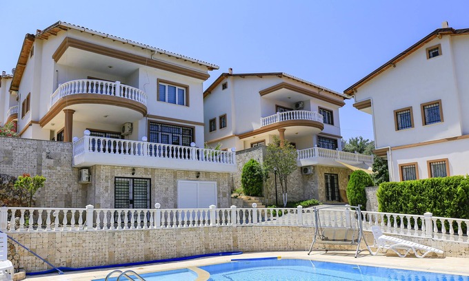 Kusadasi City Centre Villa | Villa Polat - Seaview and sunbathe on terrace