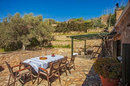 Kissamos House | Discover Family-Friendly Comfort at Villa Polirinia