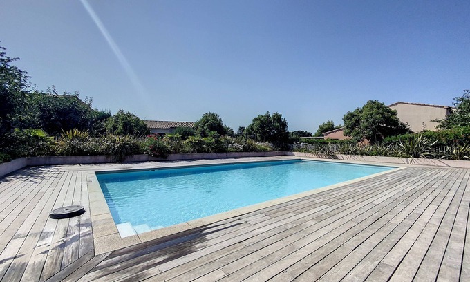 Lecci Apartment | Villa Pomelo: Relaxing Spa Retreat with Private Pool