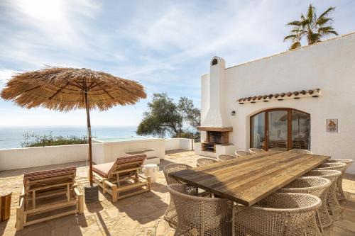 Villajoyosa Villa | Beautiful Buccara Villa Poniente: Oceanfront Bliss Await