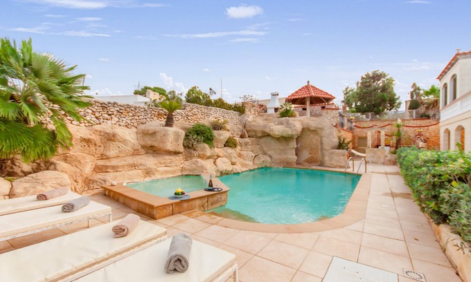 Mellieha Apartment | Relax at Villa & Pool Apart 1 in Mellieha Bay