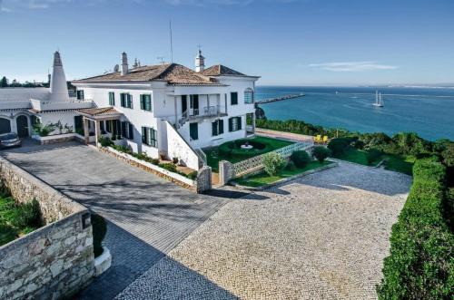 Ferragudo House | Villa Portimao View: Family-Friendly Retreat with Pool