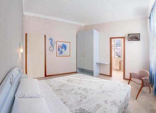 Riva Trigoso House | Cozy Oceanfront Villa Pozzi: Pet-Friendly with Breakfast