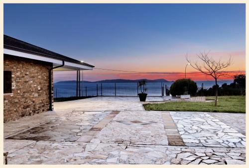 Sanxenxo Villa | Cozy Villa Praguiera with Ocean Views in Sanxenxo