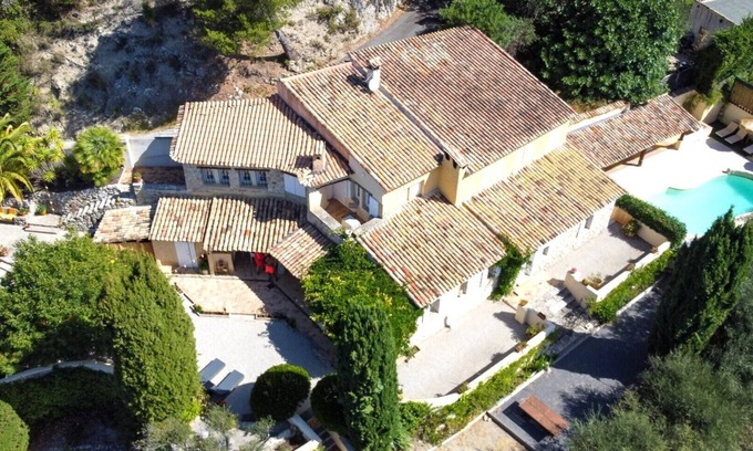 Porcio Villa | Discover Villa Pralet in Castagniers - Family-Friendly Retreat