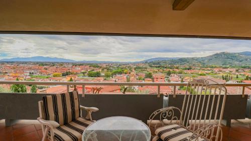 Monsummano Terme House | Charming Country Chic Chalet in Tuscany, Family-Friendly Stay