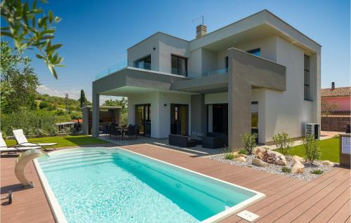 Buje House | Idyllic Villa Primavera: Pet-Friendly Getaway with Pool